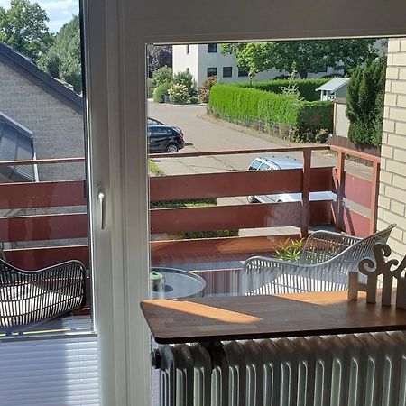 --Renoviert-- Ruhige 1-Zimmer Einliegerwohnung Mit Kueche Und Bad In Grossburgwedel Eksteriør bilde